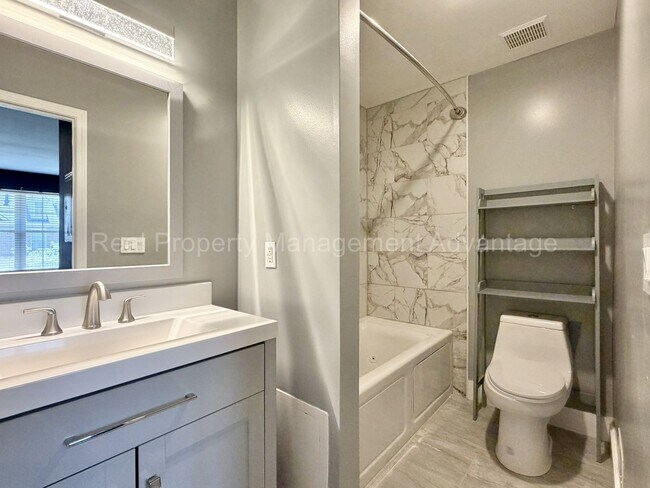 Building Photo - Rare and Modern Downtown Southfield Condo with 3 Beds, 2.5 Baths + 2-Car Garage