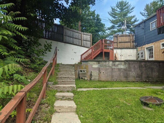 Building Photo - 1943 New Hackensack Rd