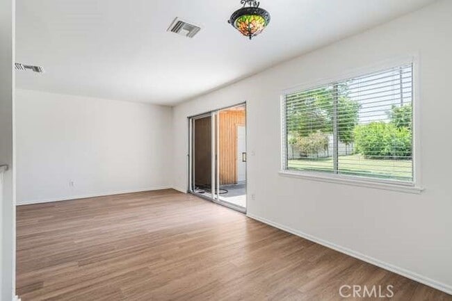 Building Photo - 6575 Cleomoore Ave