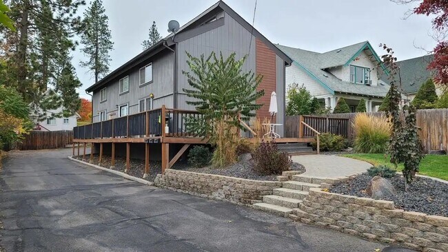 Building Photo - Experience a Stylish Retreat in Spokane’s Heartbeat