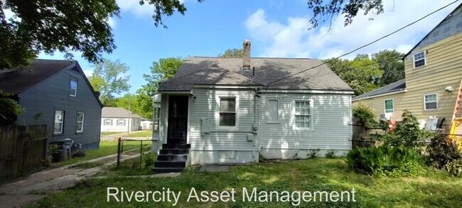 Building Photo - Berclair Gem with a BONUS ROOM!!!!!! Secti...