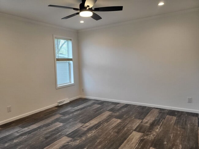 Building Photo - 1149 Bayside Rd