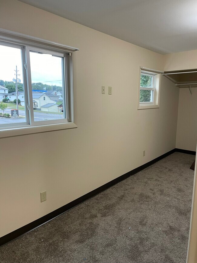 Building Photo - 2410 Bell St