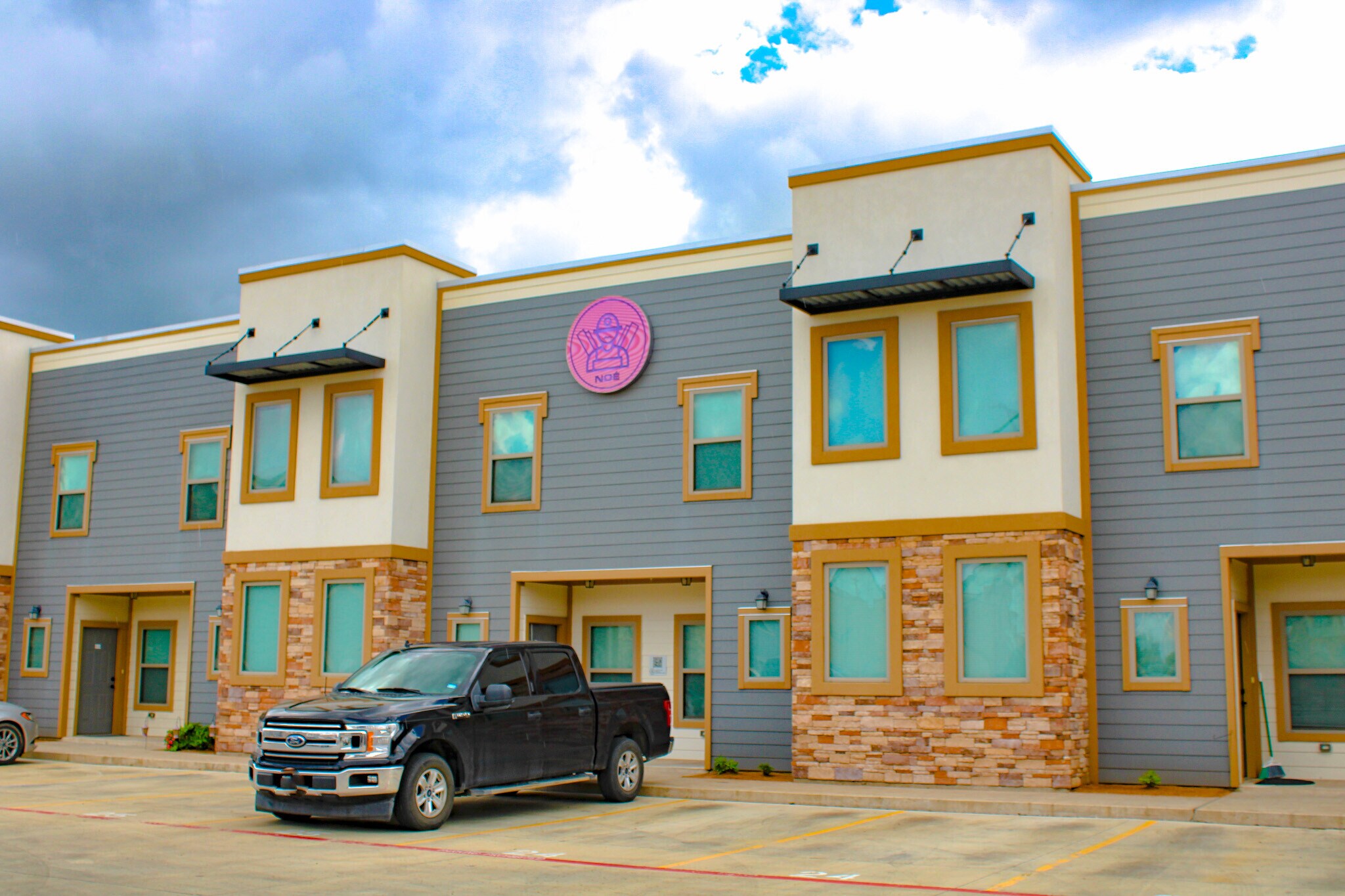 Building Photo - 306 S 25th St