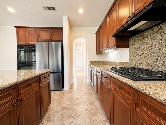 Building Photo - Spacious 5 (or 6) Bedroom House with attached ADU in Winchester for Rent