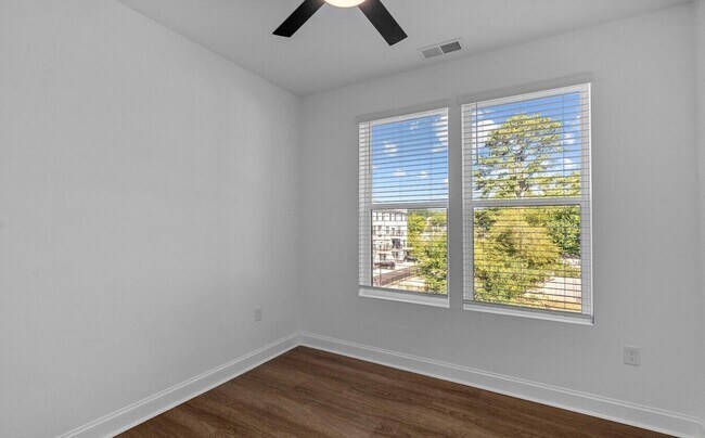 Building Photo - 113 N Franklin St