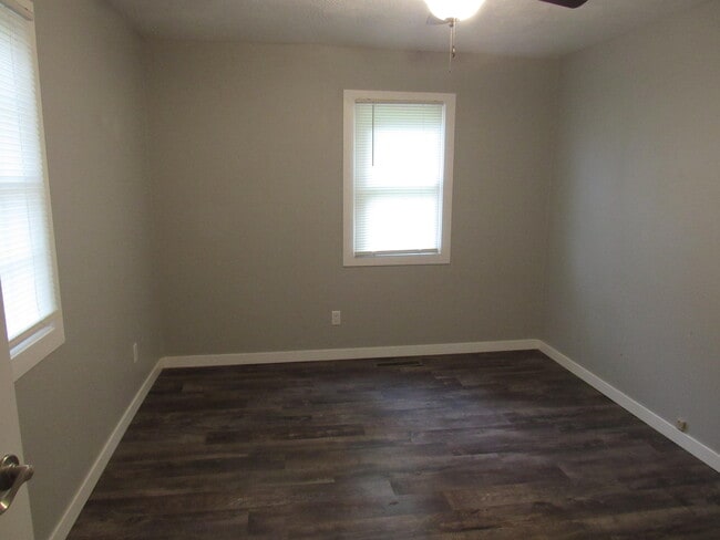 Building Photo - 2203 Old Sycamore Loop