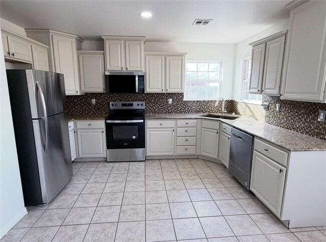 Building Photo - 541 Steepro Dr