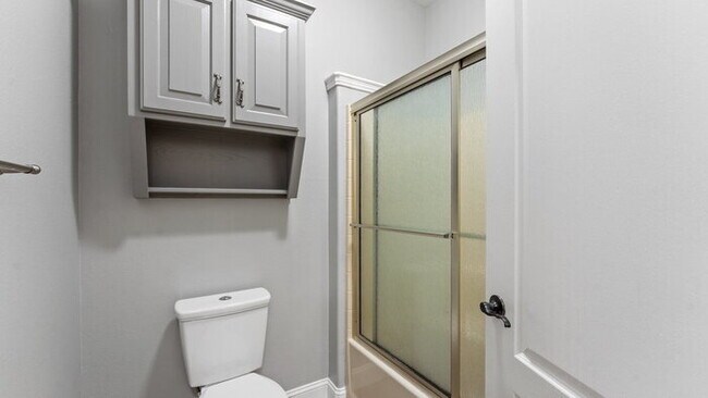Building Photo - 204 Tunbridge Dr