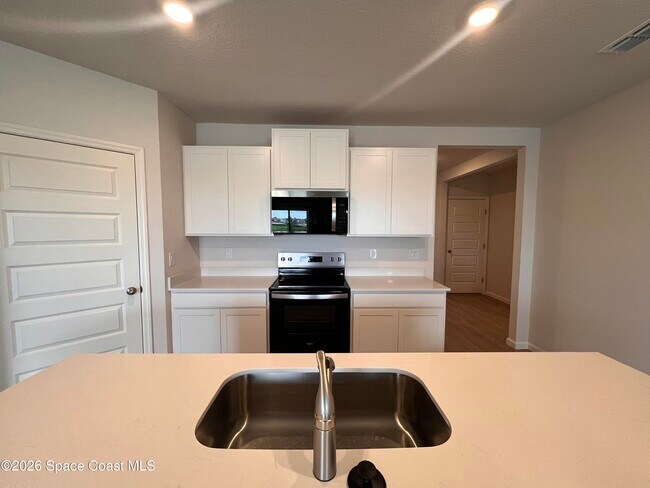 Building Photo - 1394 Garabaldi Cir SE