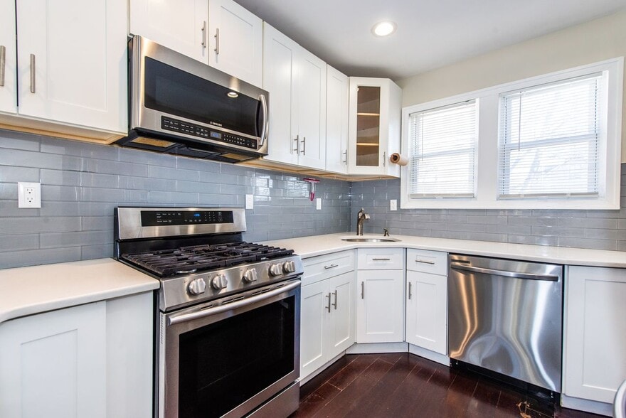 Kitchen - 145 Reade St