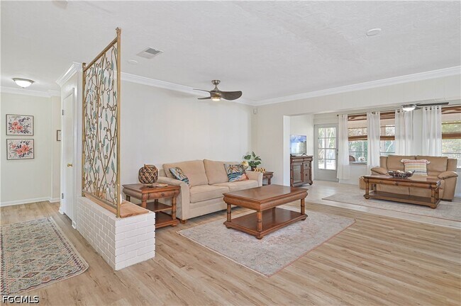 Building Photo - 4520 SE 9th Ave