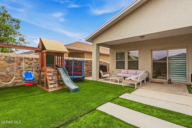 Building Photo - 6556 Ta Suil Pl