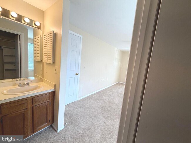 Building Photo - 18131 Chalet Dr