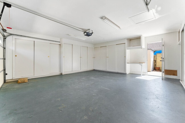 Building Photo - 774 Pamela Wood St