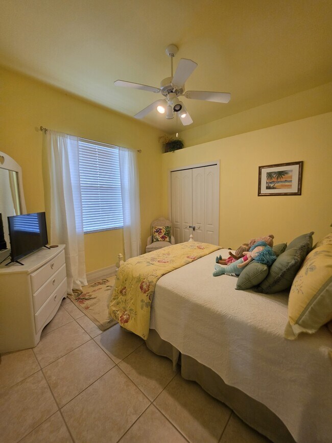 Building Photo - 8972 Lely Island Cir