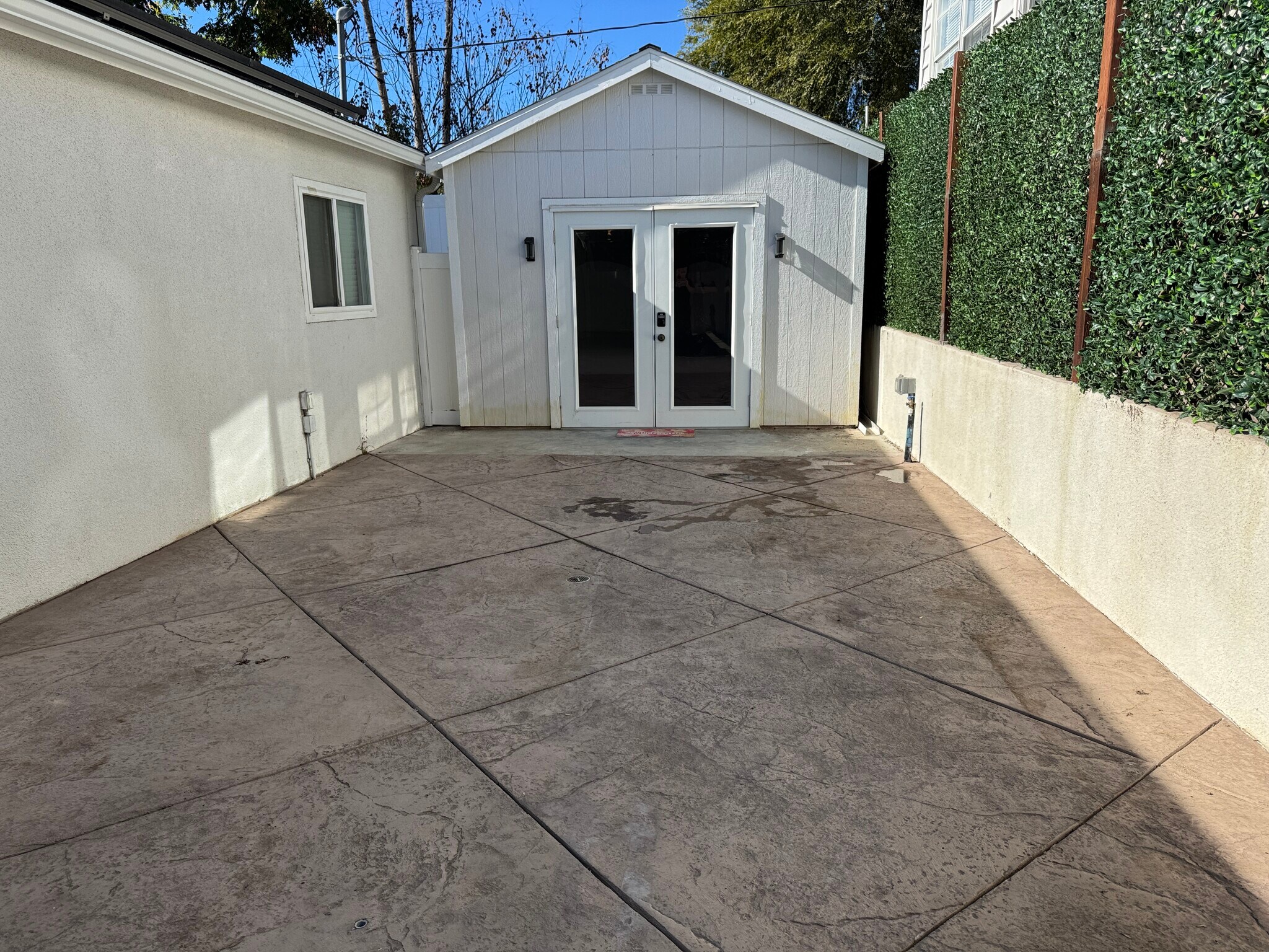 Building Photo - 1121 Calle Tulipan