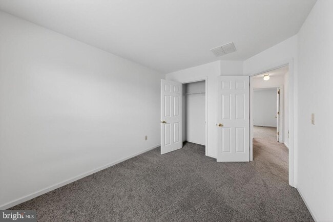 Building Photo - 409 Feather Dr