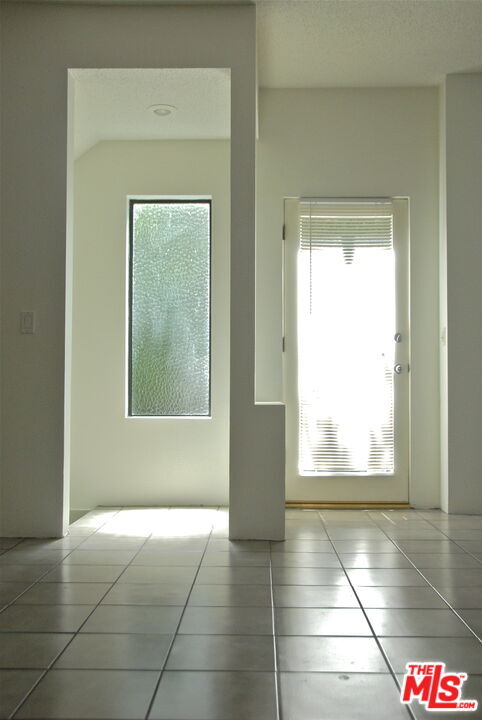 Building Photo - 3675 Keystone Av