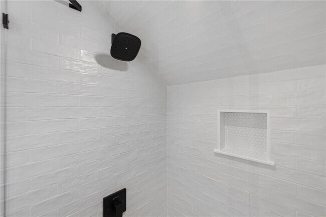 Building Photo - 214 Camp St