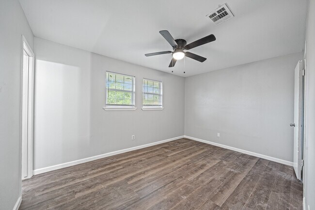 Building Photo - 8834 Brackley Ln