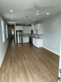 Building Photo - New 3BD/3.5BA w/ Gated Parking, great location Close to Downtown.