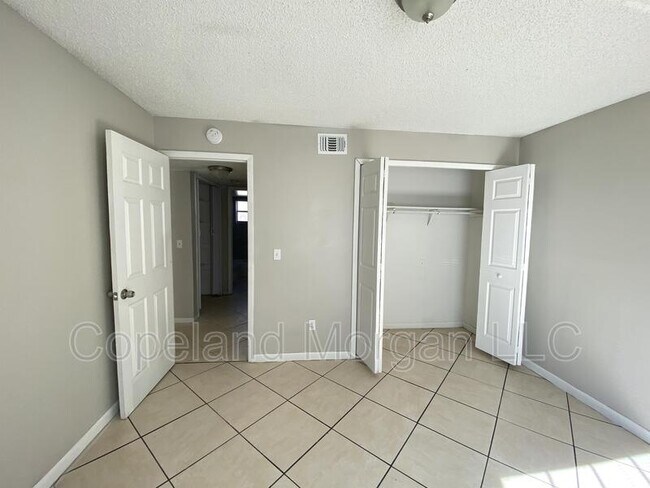 Building Photo - 5615 E 127th Ave