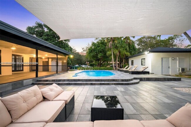 Building Photo - 7335 SW 104th St