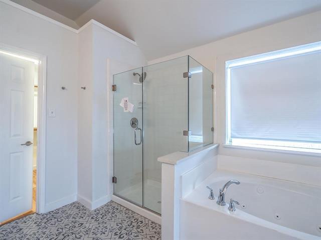 Building Photo - 10417 Forrest Dr