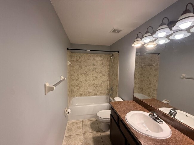 Building Photo - 3635 Pine Knot Dr