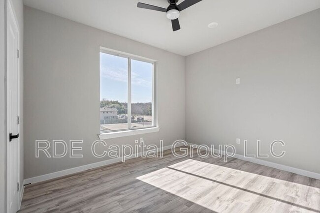 Building Photo - 948 S Corinth St Rd