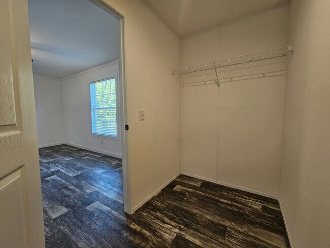 Building Photo - 1029 Myakka Dr