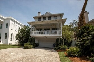 Building Photo - 105 Strachan Ln