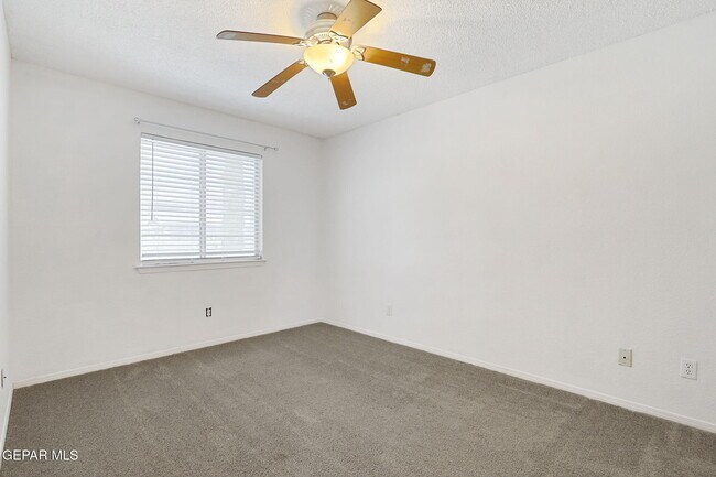 Building Photo - 10925 Loma Alta Pl