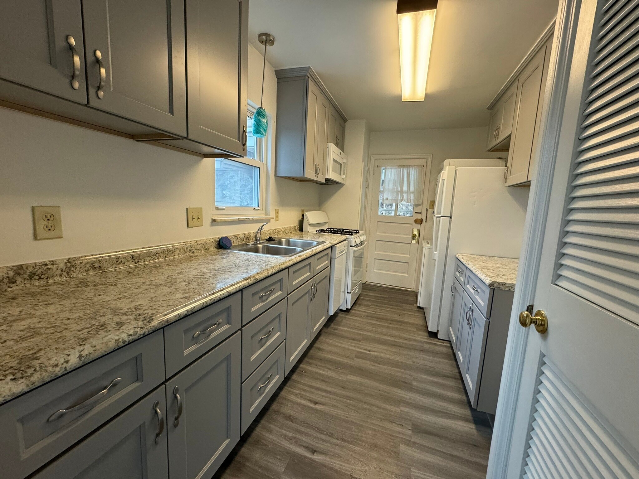 Building Photo - 110 Southvue Ct