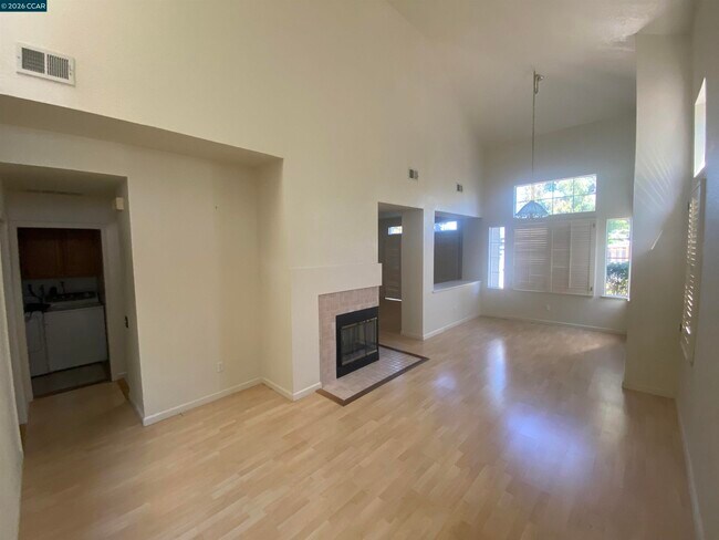 Building Photo - 293 Scotts Valley