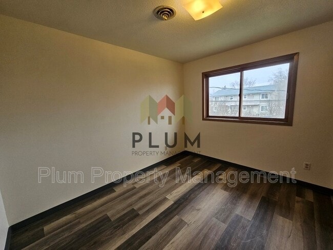 Building Photo - 2340 Fairview Ave