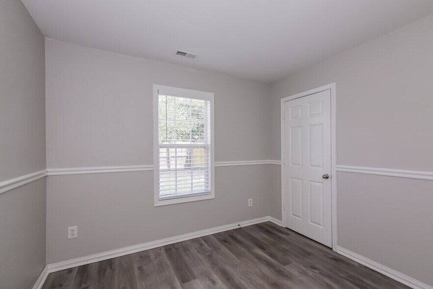 Building Photo - 1007 Kansas City Dr