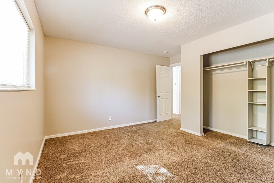 Building Photo - 9548 S 1210 E