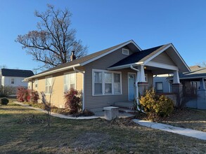 Building Photo - COMING SOON: 2 Bedroom Fully Furnished Short-Term Rental – Joplin, MO