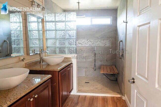 Building Photo - 12060 W Makenna Ln