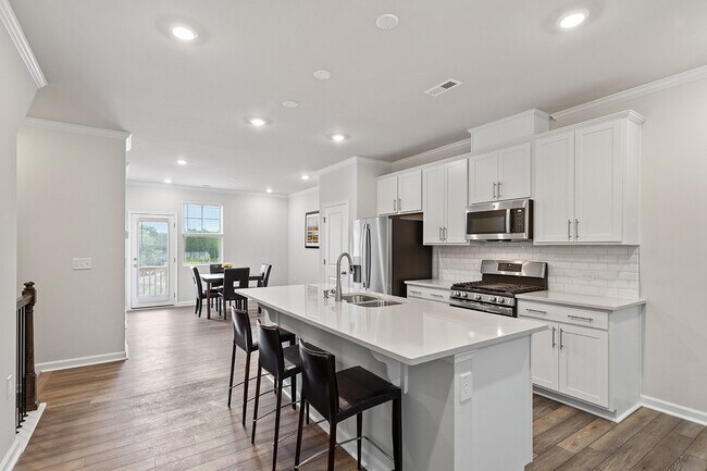 Building Photo - Furnished 3 Bedroom 3 Bath Townhome Wake Forest