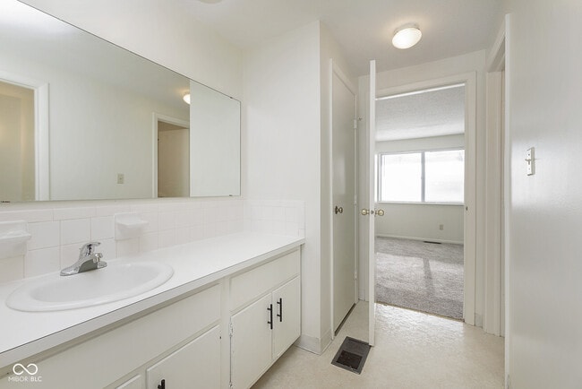 Building Photo - 114 Greenwood Trail N Dr