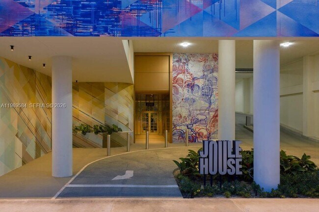 Building Photo - 2200 NW 1st Ave