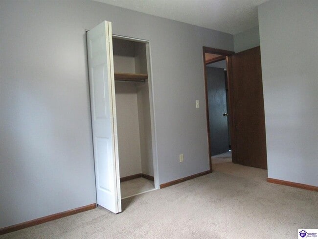 Building Photo - 696 Cottonwood Dr