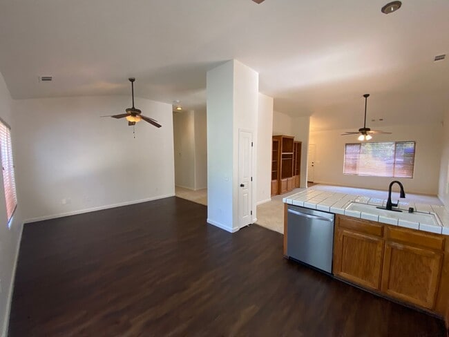 Building Photo - Lovely 2 bedroom, 2 bath home on Dolcetto Court coming soon!