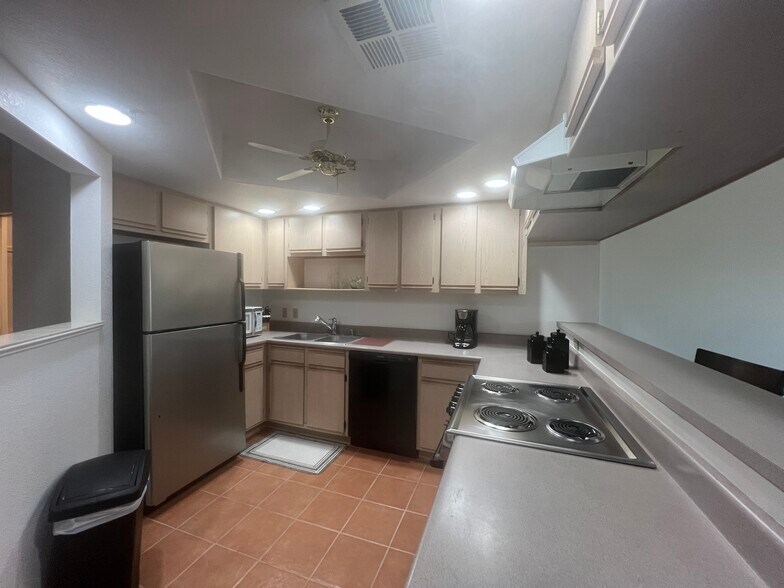 Building Photo - 777 Harrah Way