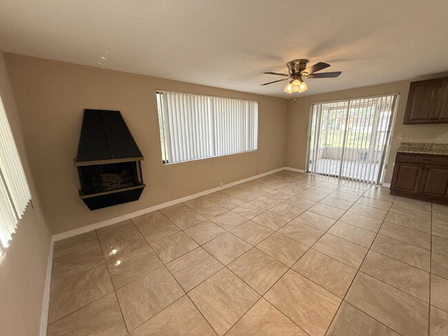 Building Photo - 2-Bedroom Retreat with 1.5 Baths in Holiday, FL!