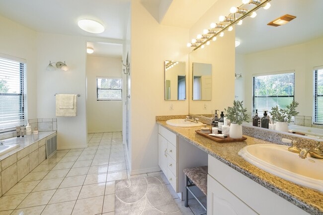 Building Photo - 17721 San Jose St