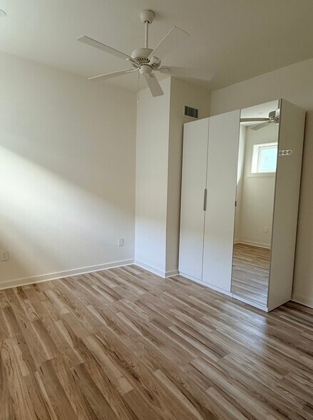 Bedroom closet - 3012 Castiglione St